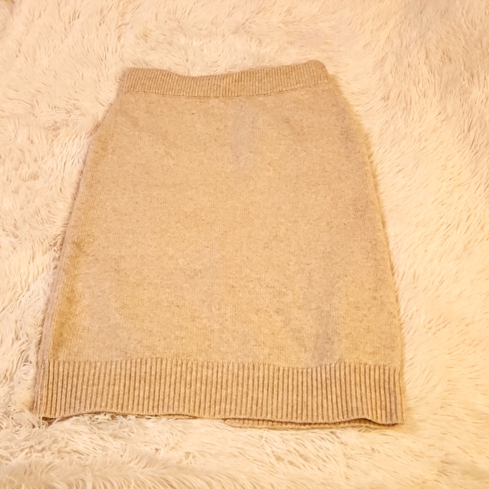Gently Worn H&M Knit Skirt